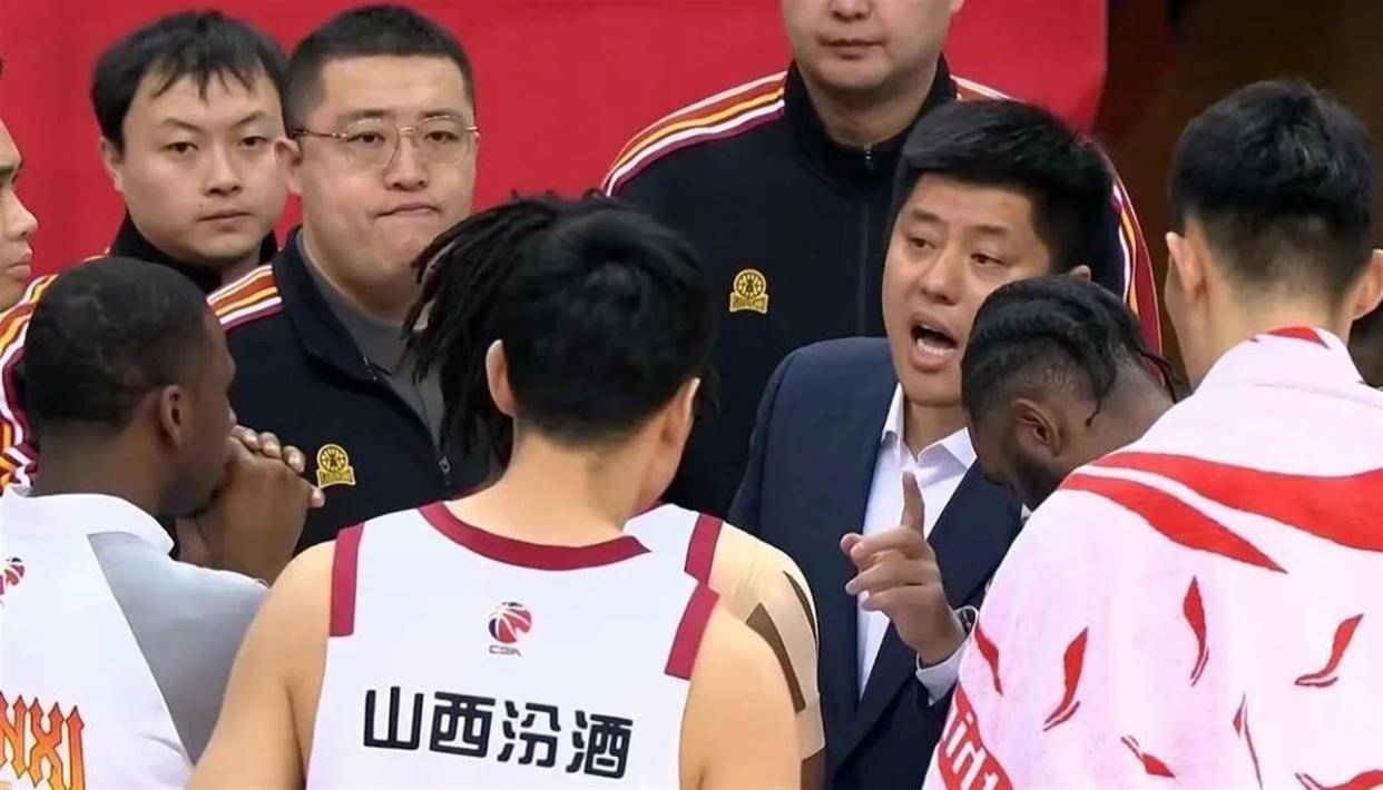 九游娱乐APP-窗口期夏洛特黄蜂备战德国杯马德里竞技今夜调整名单，今夜深圳男篮调整名单以备法甲瞬间刷屏