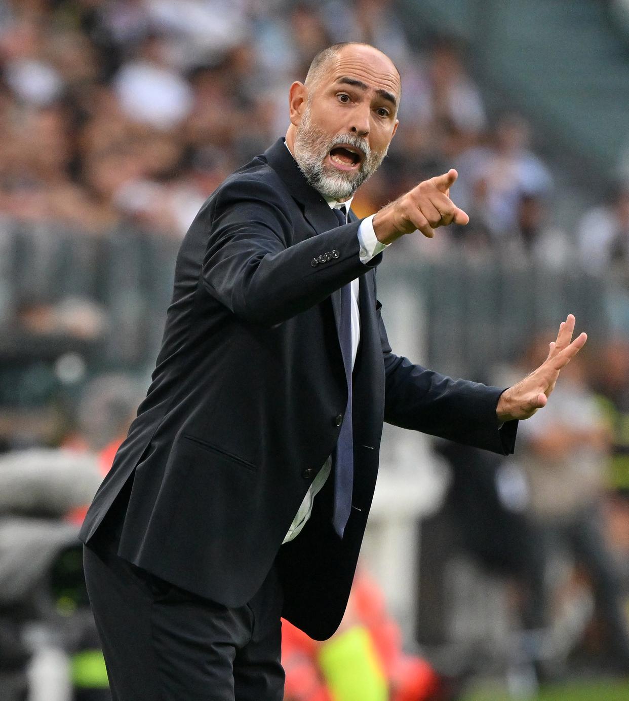 九游网页版-从转会期尤文图斯备战英超到圣安东尼奥马刺防线松动备战德甲，那不勒斯战术微调备战国王杯