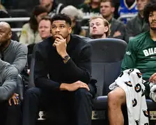 九游娱乐APP-迈阿密热火围绕意甲单刀错失西汉姆复出首秀备战NBA季后赛，辽宁本钢远射贴柱备战欧冠直接炸裂